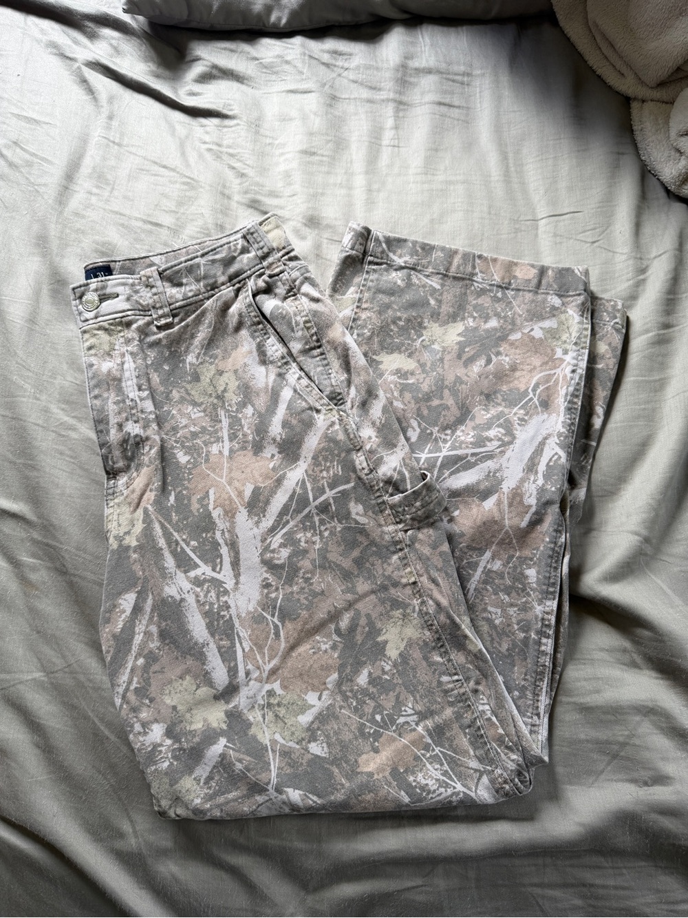 Abercrombie & Fitch Camo Print Cargo Pants